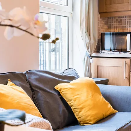 Apartment In The Heart Of *